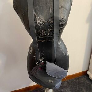 Baggallini crossbody gray bag